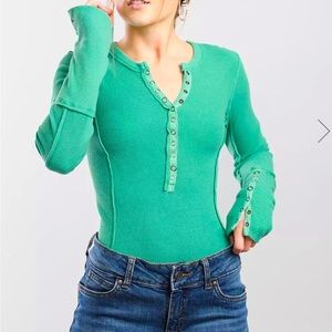 We the free, from three people large, thermal top with snap buttons